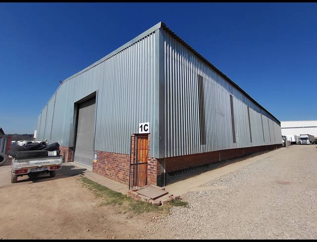 500M² WAREHOUSE TO LET IN POMONA